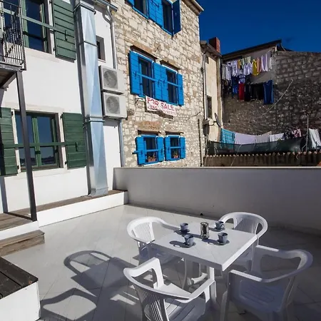Appartamento Center, Seafront With Terrace In