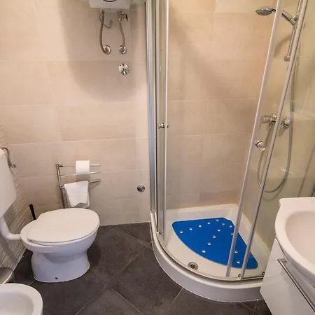 Appartamento Center, Seafront With Terrace In