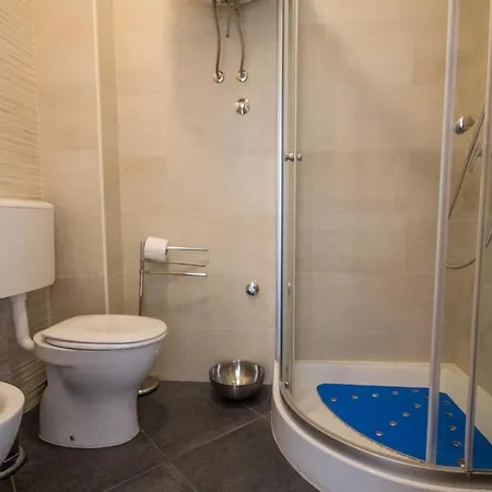 Apartment Center, Seafront With Terrace In Umag