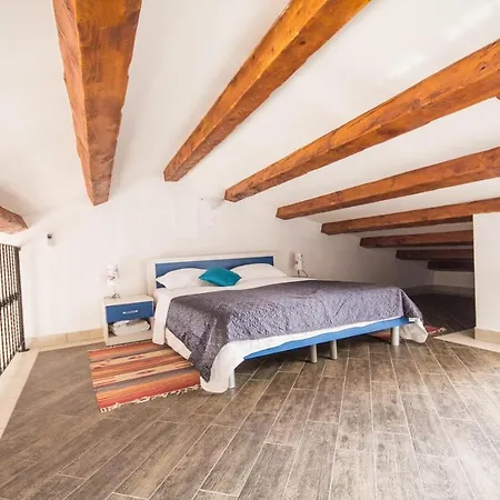 Center, Seafront With Terrace In Appartamento Umago