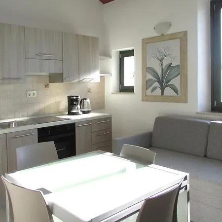 Center, Seafront With Terrace In Lägenhet