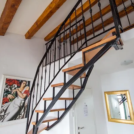 Apartament Center, Seafront With Terrace In