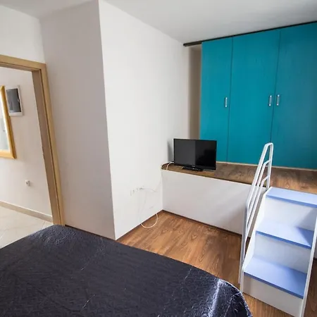 Appartamento Center, Seafront With Terrace In