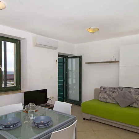 Center, Seafront With Terrace In Apartamento